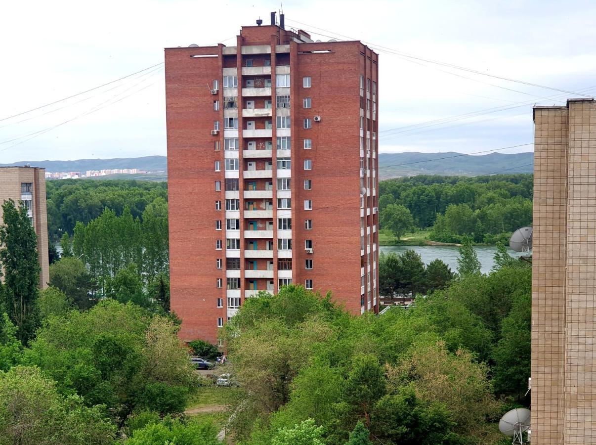 Apartment На Стрелке С Красивым Видом На Иртыш Ust-Kamenogorsk ภายนอก รูปภาพ