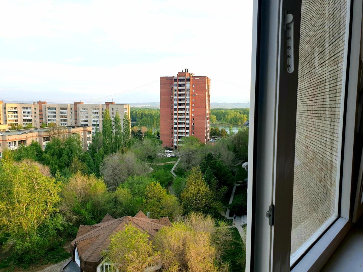 Apartment На Стрелке С Красивым Видом На Иртыш Ust-Kamenogorsk ภายนอก รูปภาพ