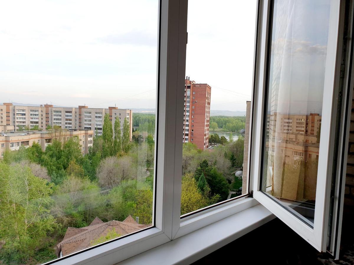 Apartment На Стрелке С Красивым Видом На Иртыш Ust-Kamenogorsk ภายนอก รูปภาพ